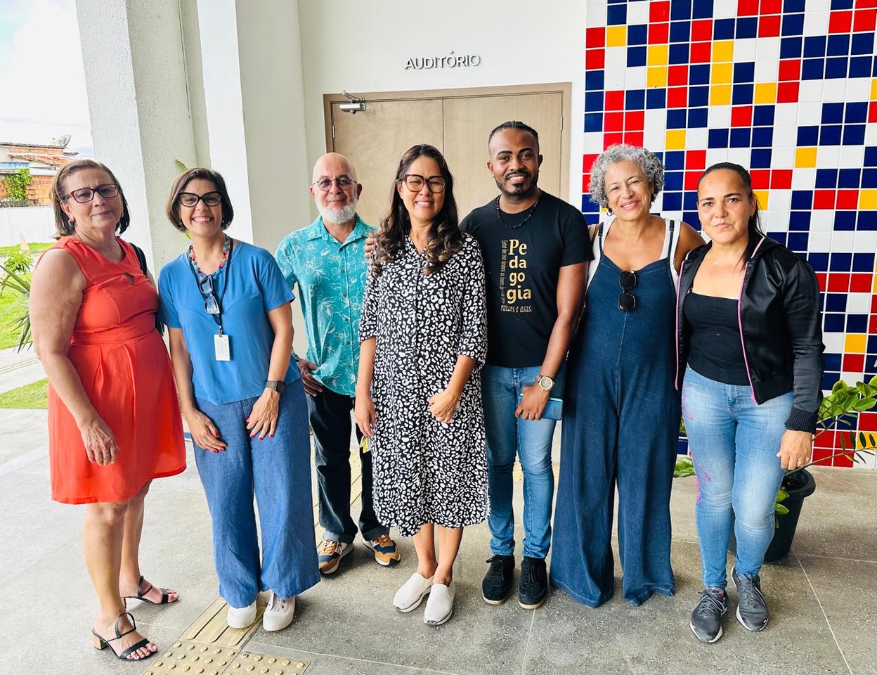 Visita_ao_Adeum_Sauer_conhecendo_as_gestoras_e_a_escola_com_o_supervisor_Erildo_e_a_coordenadora_Rosemaryjpeg.jpg
